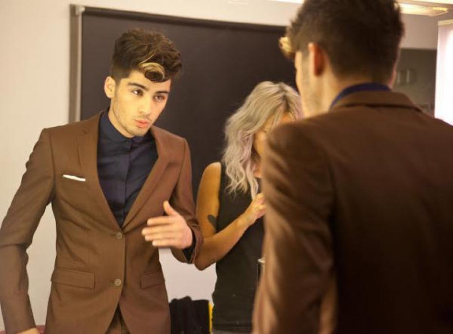 zayn-malik-devant-son-miroir