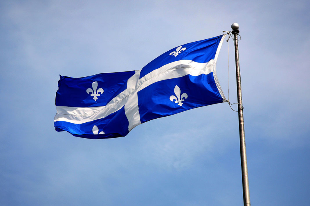 Vitrine_drapeau-quebec